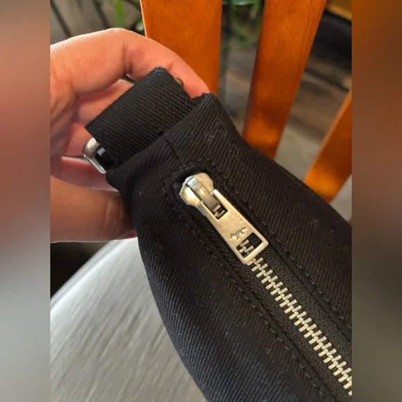 MAISON KITSUNÉ Black Double Fox Head Pouch - Picture 5 of 7